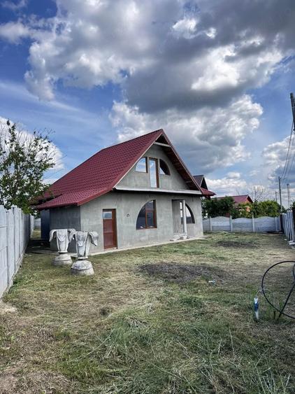 Casă cu Teren 500 Mp în Braniștea