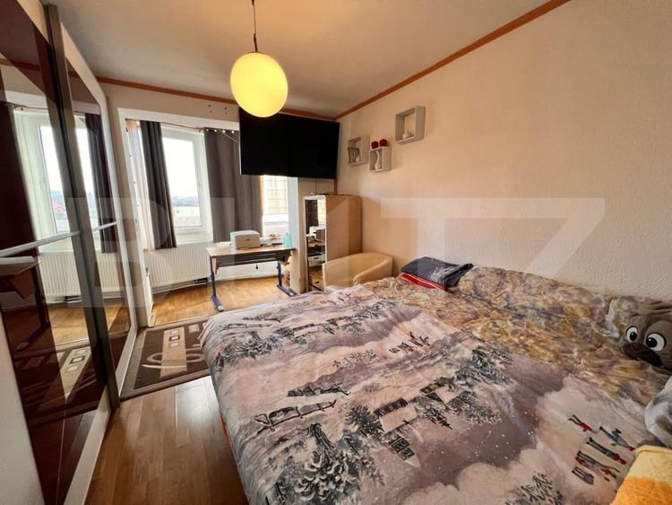 Apartament cu 4 camere decomandat, mobilat în Hunedoara