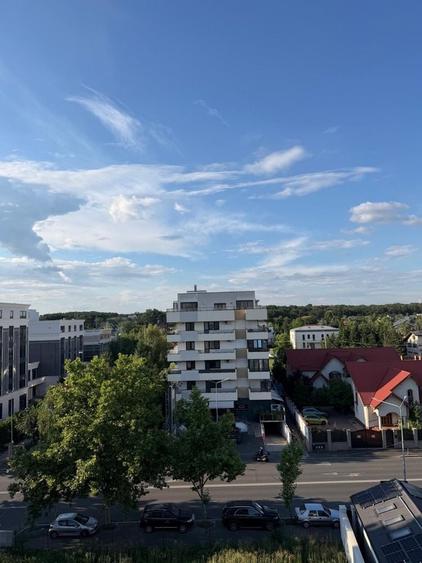 Apartament cu 4 camere decomandat în Sisești