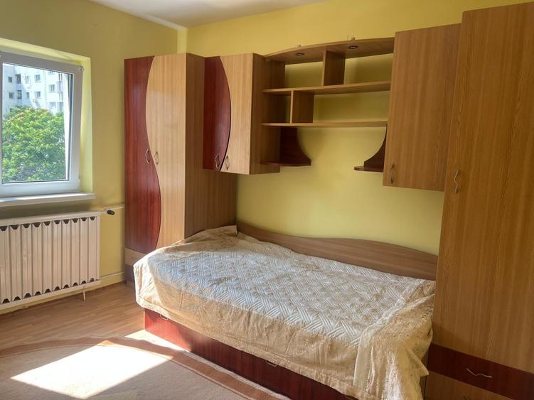 Apartament cu 4 camere decomandat în Timpuri Noi