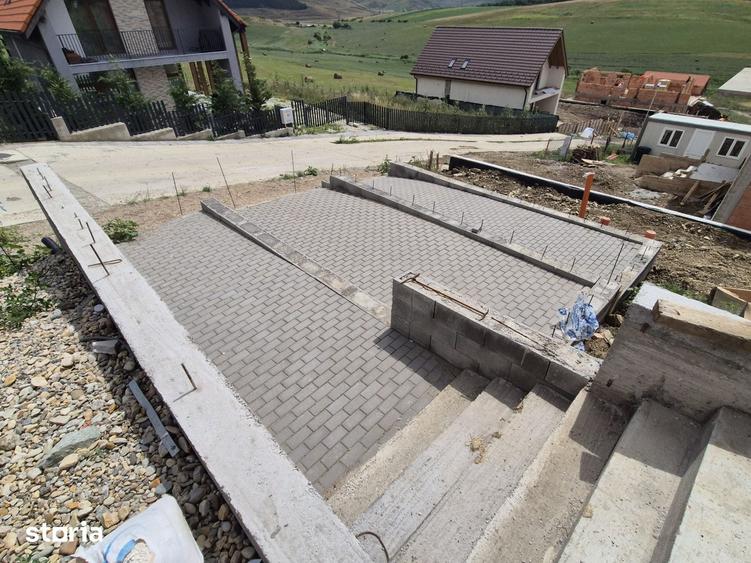 Casă cu 4 camere cu Teren 800 Mp în Jucu