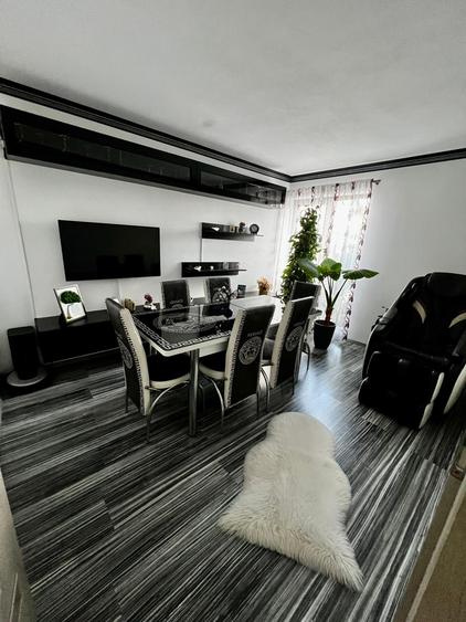 Duplex cu 4 camere cu Canalizare în Nord