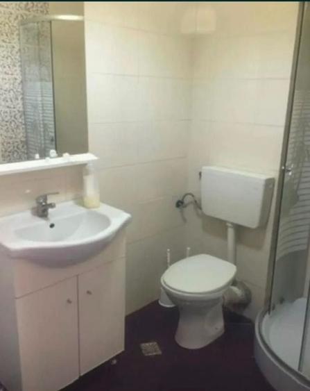 Apartament cu 2 camere semidecomandat, mobilat în Timpuri Noi