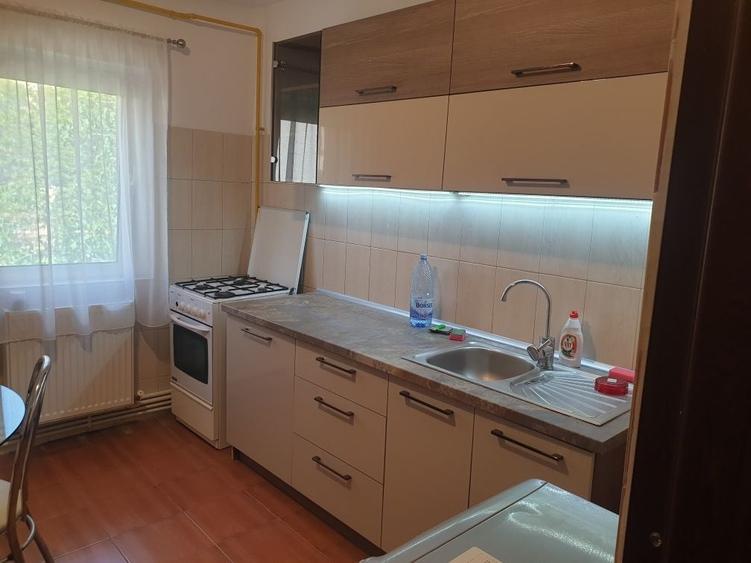 Apartament cu 2 camere semidecomandat în Unirii Sud