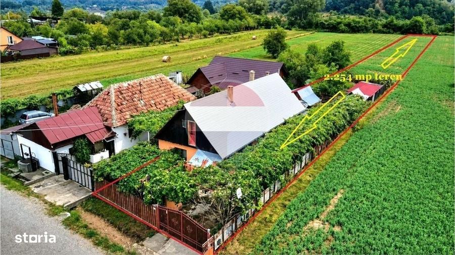 Casă cu 3 camere în Lupești