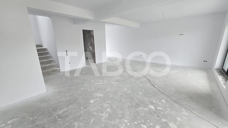 Duplex cu 4 camere cu Teren 475 Mp în Șelimbăr