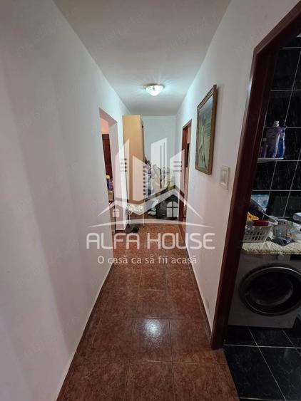 Apartament cu 3 camere decomandat în Moroasa 2