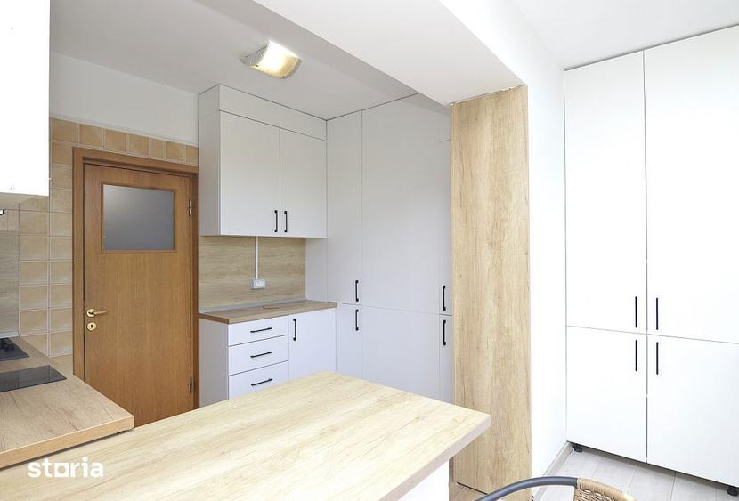 Apartament cu 3 camere semidecomandat, mobilat în Centrul Civic