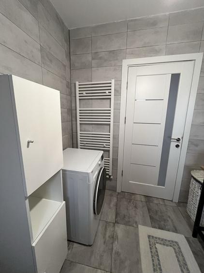 Casă cu 4 camere decomandat în Preajba