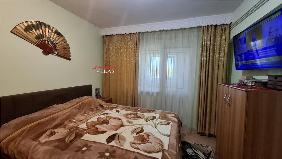 Apartament cu 3 camere decomandat, mobilat în Central