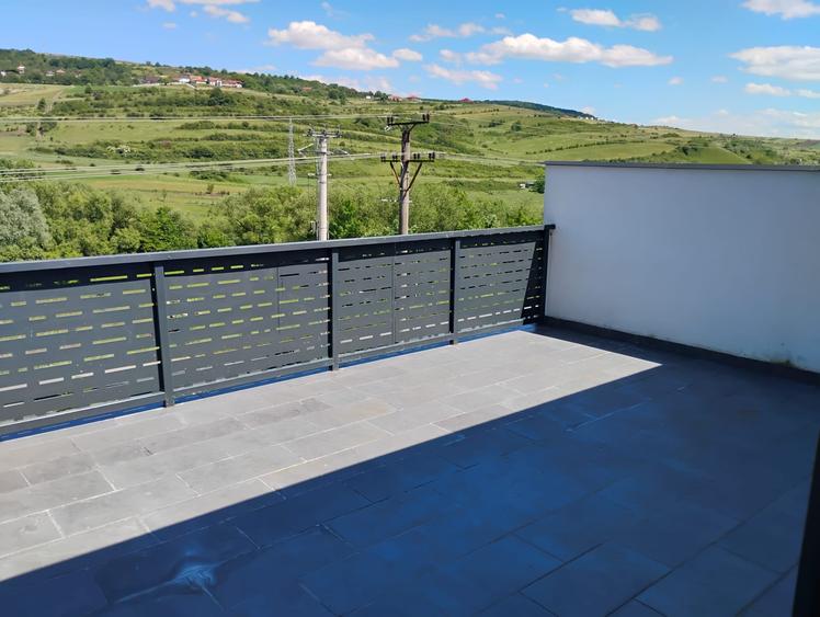 Duplex cu 4 camere cu Canalizare în Popești
