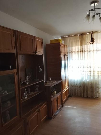 Apartament cu 2 camere decomandat în Calea București