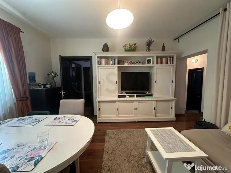 Casă cu 5 camere cu Teren 185 Mp în Vatra Luminoasă