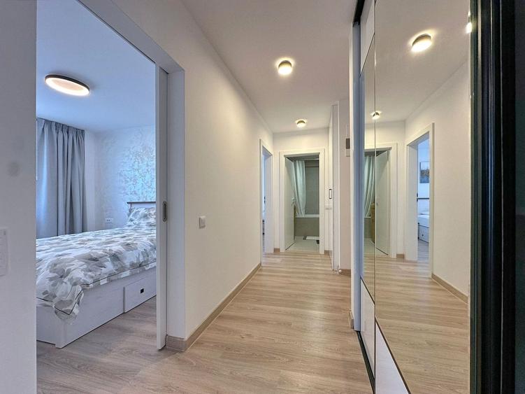 Apartament cu 3 camere decomandat, mobilat în Tractorul