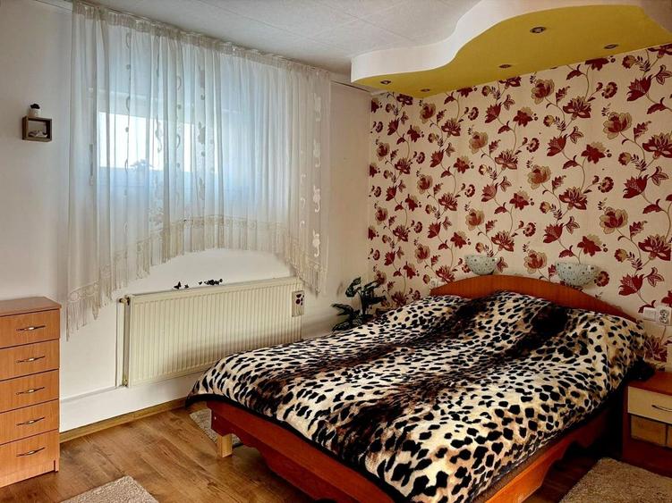 Casă individuală cu 5 camere cu Canalizare în Bartolomeu
