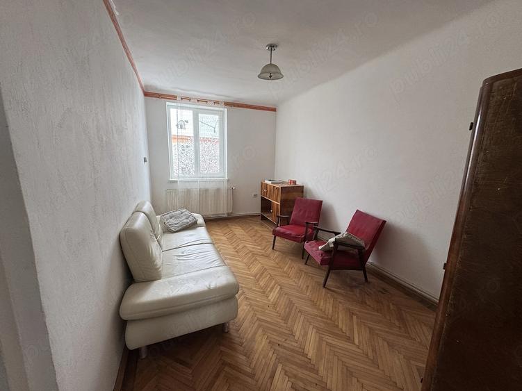 Apartament cu 2 camere semidecomandat în Central
