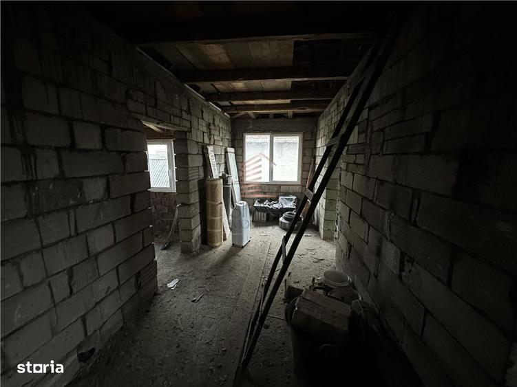 Casă cu 4 camere în Livada de Bihor