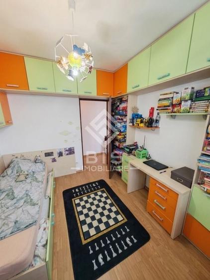 Apartament cu 3 camere decomandat în Sud