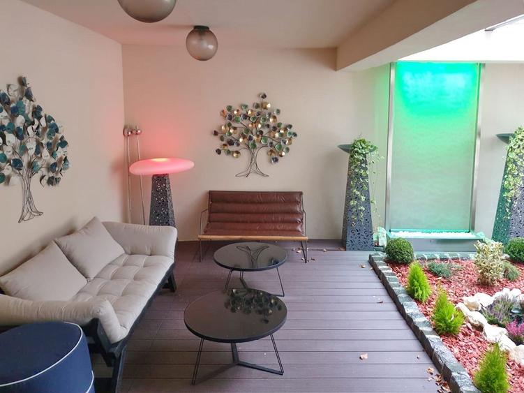 Apartament cu 3 camere decomandat, mobilat în Noua