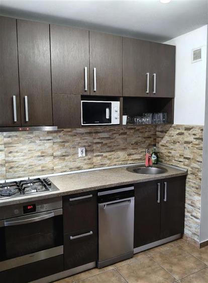 Apartament cu 4 camere decomandat, mobilat în Olteniței