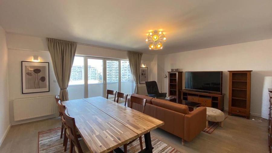Apartament cu 3 camere decomandat, mobilat în P-ța Alba Iulia