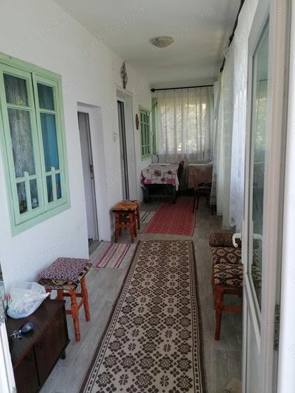 Casă cu 3 camere cu Teren 1558 Mp în Jurilovca