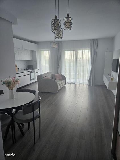 Apartament cu 2 camere semidecomandat în Florești