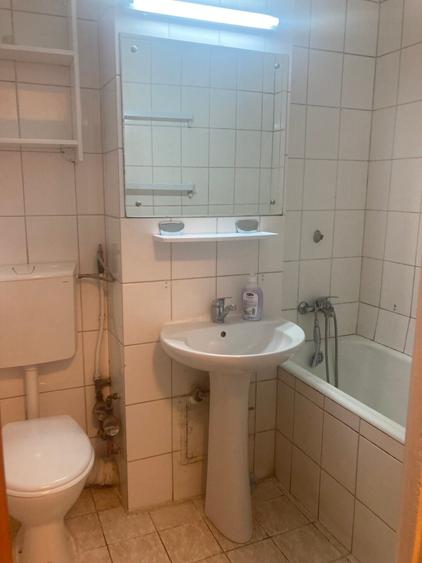 Apartament cu 3 camere decomandat în Colentina