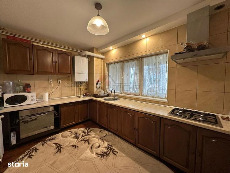 Apartament cu 3 camere decomandat în Canta