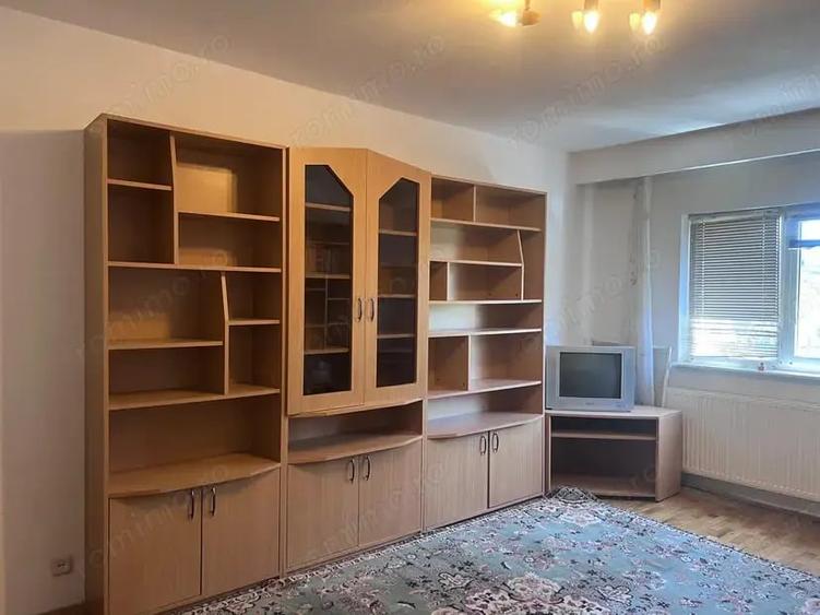 Apartament cu 2 camere decomandat în Liliacului
