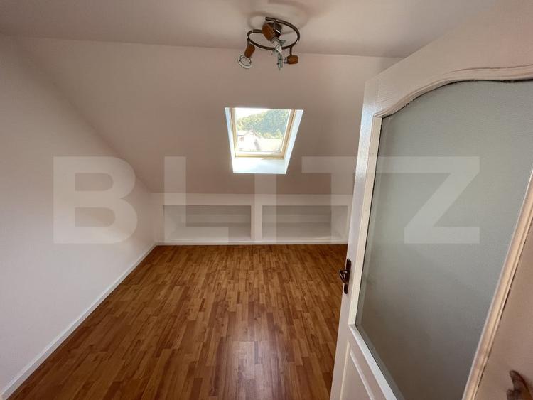 Apartament cu 3 camere semidecomandat, mobilat în Ștefan cel Mare