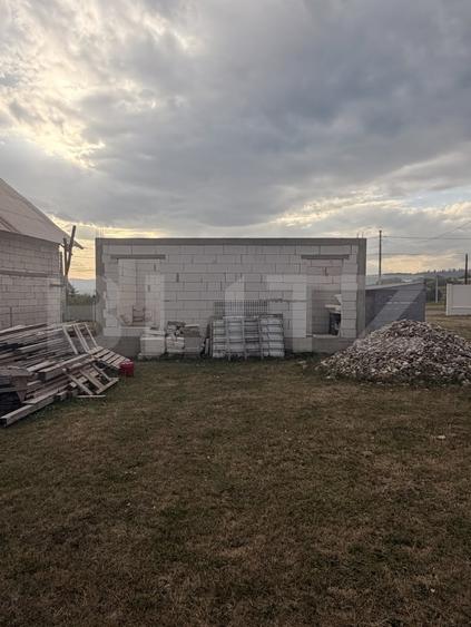 Casă individuală cu 3 camere cu Canalizare în Exterior Vest