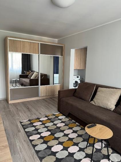 Apartament cu 2 camere semidecomandat, mobilat în Alexandru Obregia