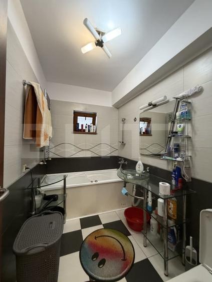 Apartament cu 3 camere decomandat, mobilat în Calea Severinului