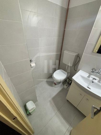 Apartament cu 3 camere decomandat, mobilat în Central