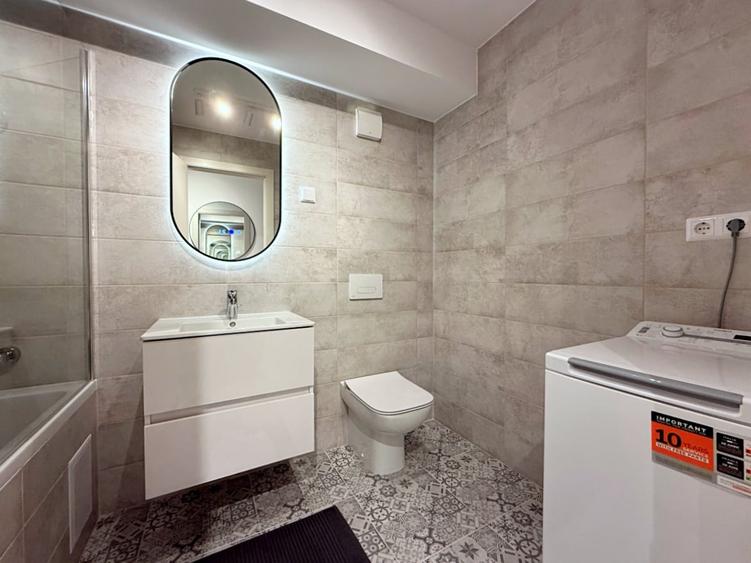 Apartament cu 3 camere semidecomandat în Ghencea