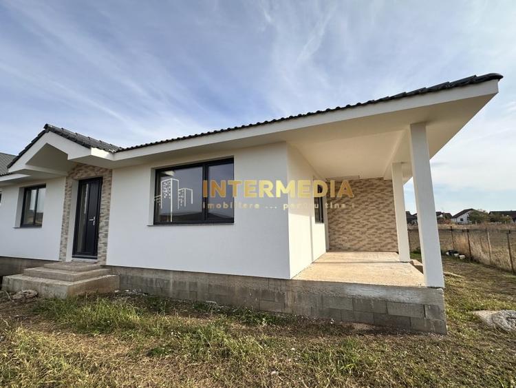 Casă individuală cu 3 camere cu Teren 300 Mp în Micești
