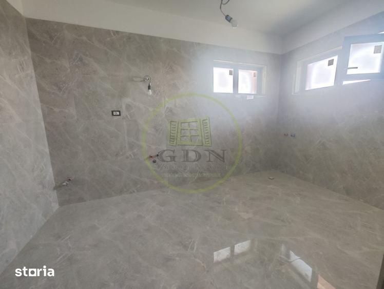 Casă cu 5 camere cu Teren 468 Mp în Malu Mare