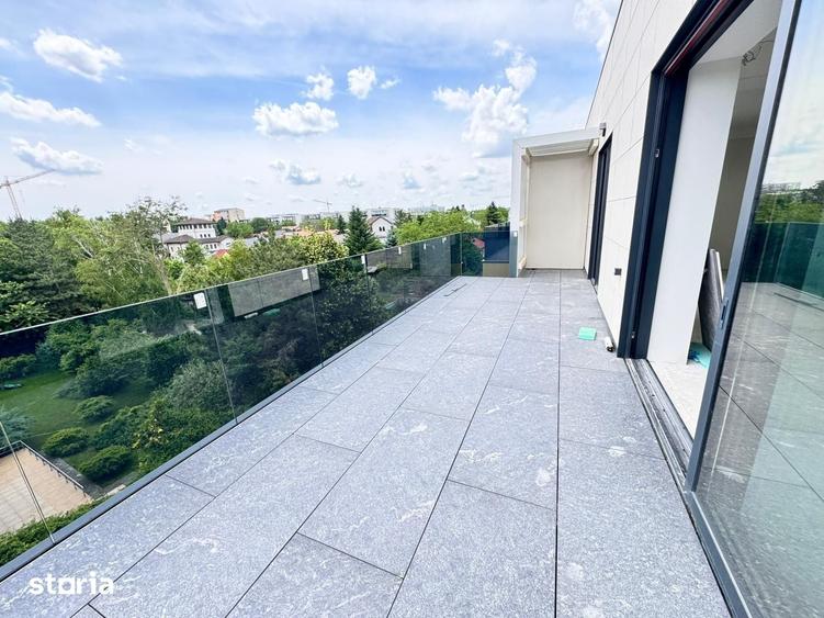 Apartament cu 5 camere în Sud
