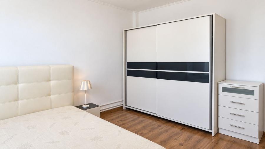 Apartament cu 3 camere decomandat în Dâmbovița