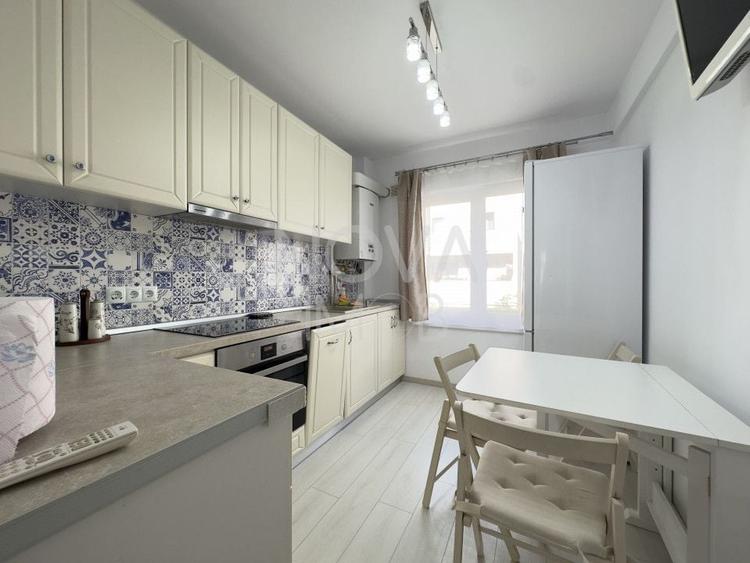 Apartament cu 3 camere semidecomandat, mobilat în Turnișor