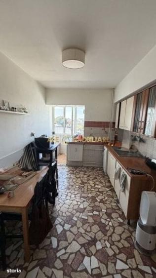 Apartament cu 4 camere decomandat, mobilat în Cișmigiu