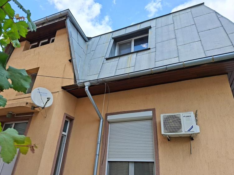 Casă cu 4 camere cu Canalizare în Titulescu