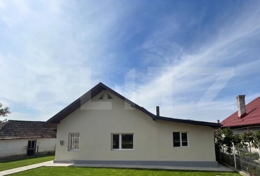 Casă individuală cu 3 camere cu Canalizare în Petrești