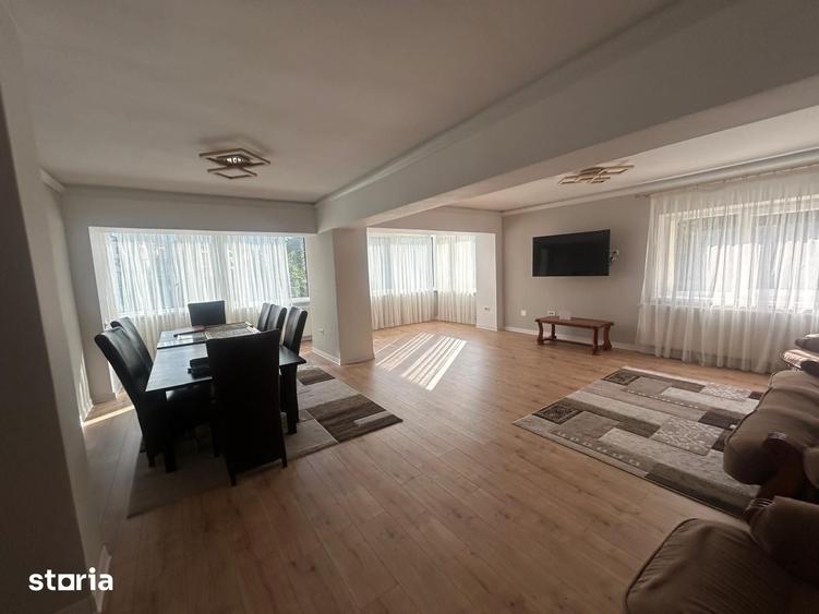 Apartament cu 5 camere în Central
