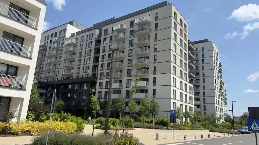 Apartament cu 3 camere decomandat în Exterior Vest