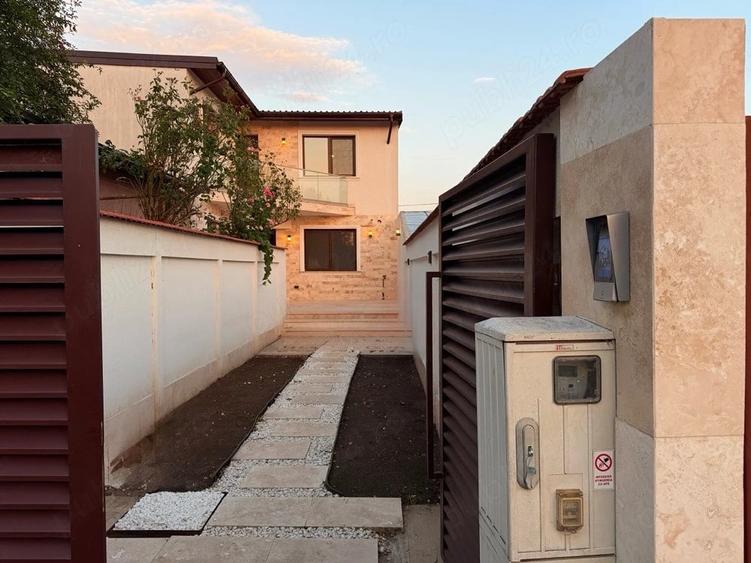 Casă cu 5 camere cu Teren 230 Mp în Central