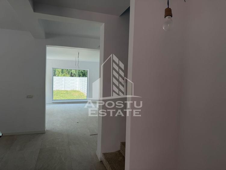 Duplex cu 4 camere cu Canalizare în Ghiroda