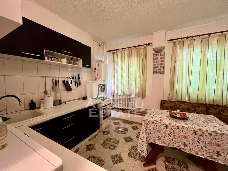 Apartament cu 2 camere decomandat, mobilat în Medicină