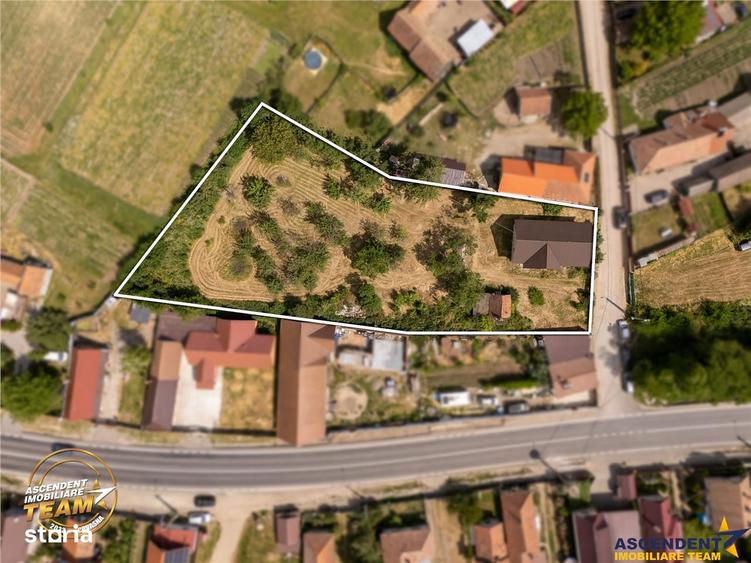 Casă cu 3 camere cu Teren 2770 Mp în Ozun